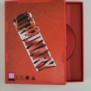 Stray Kids Oddinary Mask Off Version